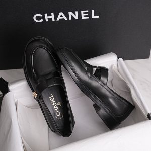 샤넬 25P 카프스킨 T 스트랩 턴락 금장 CC로고 로퍼