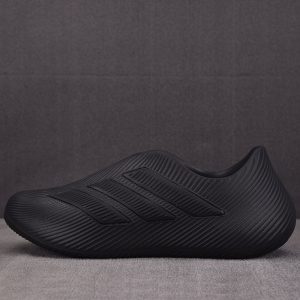 아디다스 퓨어칠 러너 블랙 카본 KI0067