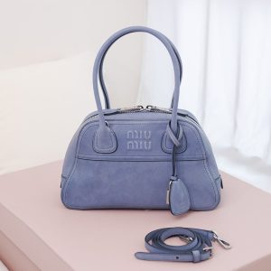 미우미우 비방 스몰 나파 레더 백 5BB200 블루