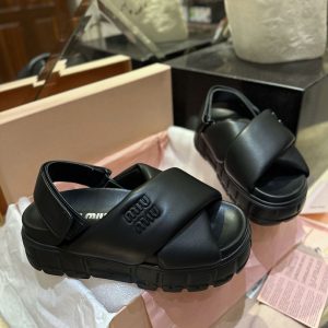 미우미우 패딩 슬링백 샌들