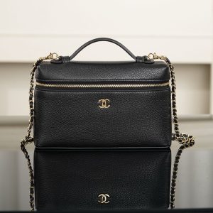 샤넬 26A LP 미디움 체인 코스메틱 케이스 블랙 그레인드 카프스킨 골드 메탈