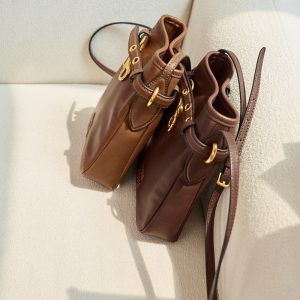 미우미우 나파 가죽 파우치 백 5NR461