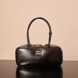 미우미우 스몰 보 레더 토트백 페이턴트 블랙 5BB173