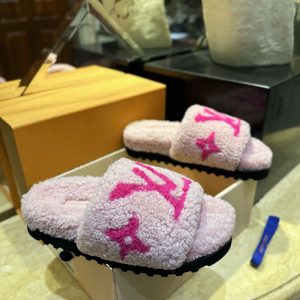 루이비통 파세오 플랫뮬 컴포트 뮬 로고 양털 시어링 슬리퍼 핑크/블랙
