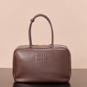 미우미우 라지 가죽 보 백 브라운 5BB117